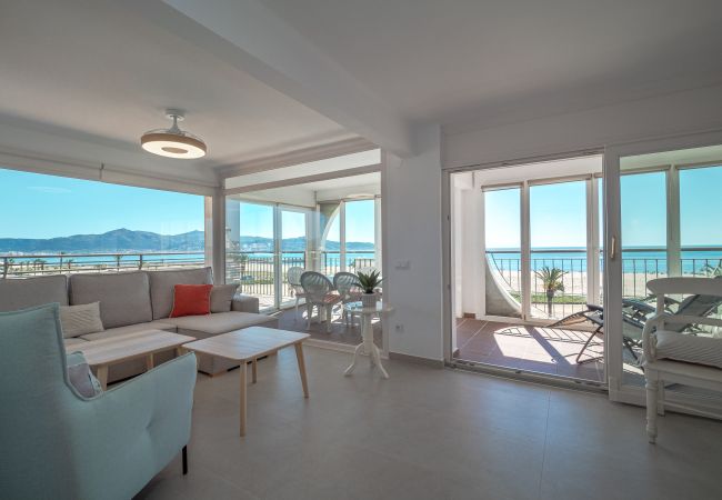 Apartment in Empuriabrava - ILA07 BAHIA