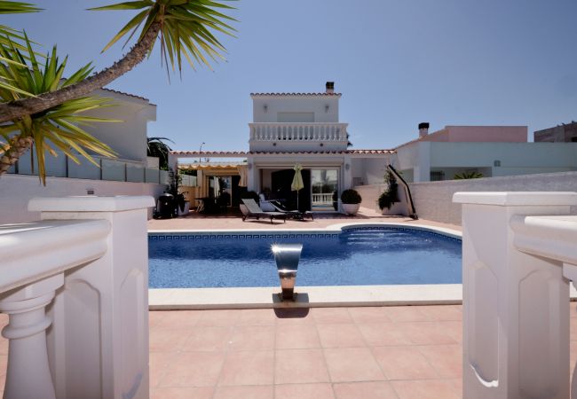 Villa in Empuriabrava - LV15 FALCONERA