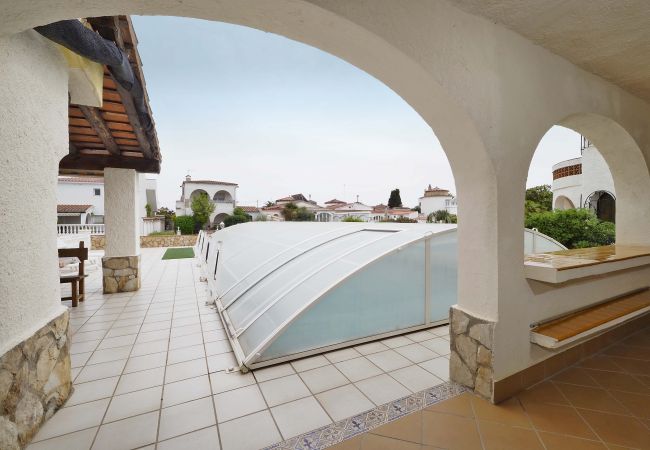 Villa in Empuriabrava - LV16 MEDES 9A