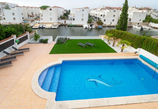 Villa/Dettached house in Empuriabrava - LV23 FRANCOLI