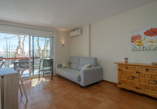 Apartment in Empuriabrava - ILA30 POBLAT TIPIC