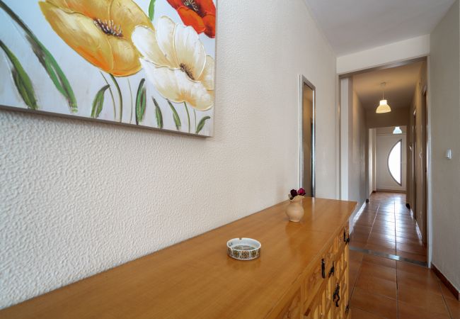 Apartment in Empuriabrava - ILA30 POBLAT TIPIC