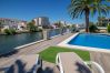 Villa in Empuriabrava - LV28 CAP RAS