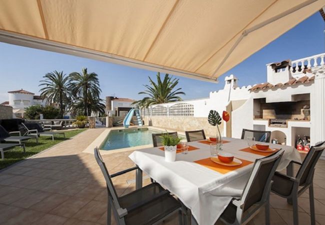 Villa in Empuriabrava - LV29 FALCONERA