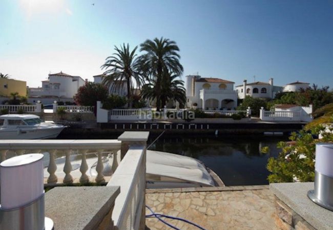 Villa in Empuriabrava - LV29 FALCONERA