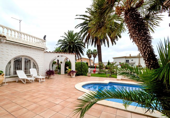 Villa in Empuriabrava - LV34 carmenço