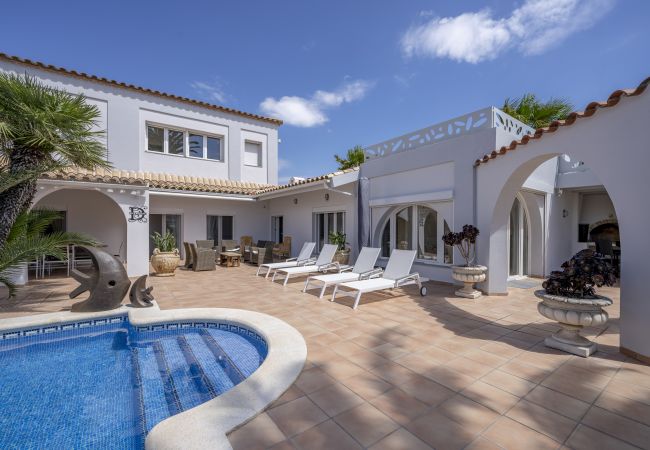 Villa in Empuriabrava - LV34 carmenço