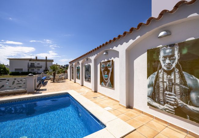 Villa in Empuriabrava - LV34 carmenço