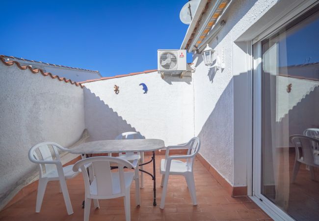 House in Empuriabrava - ILH02 cap ras 53c