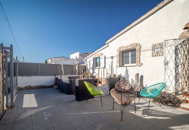 House in Empuriabrava - ILH02 cap ras 53c