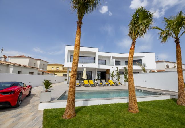 Villa in Empuriabrava - ILV10