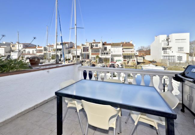 Townhouse in Empuriabrava - LV36 PORT RHODAS