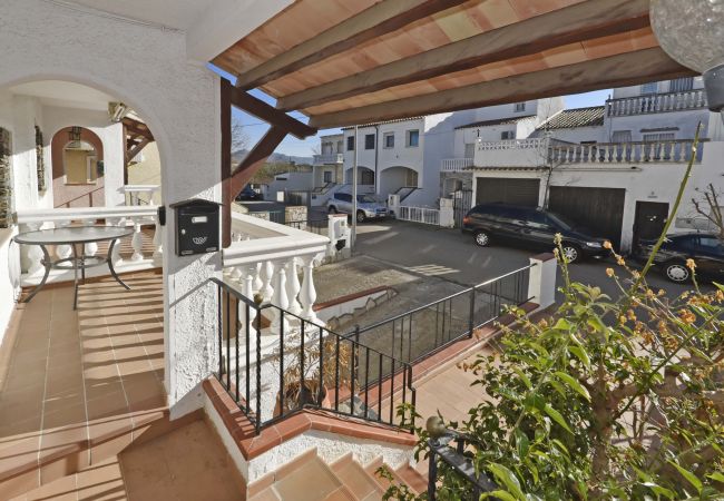 Townhouse in Empuriabrava - LV36 PORT RHODAS