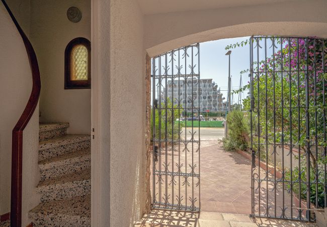 Townhouse in Empuriabrava - LV12 SALINS