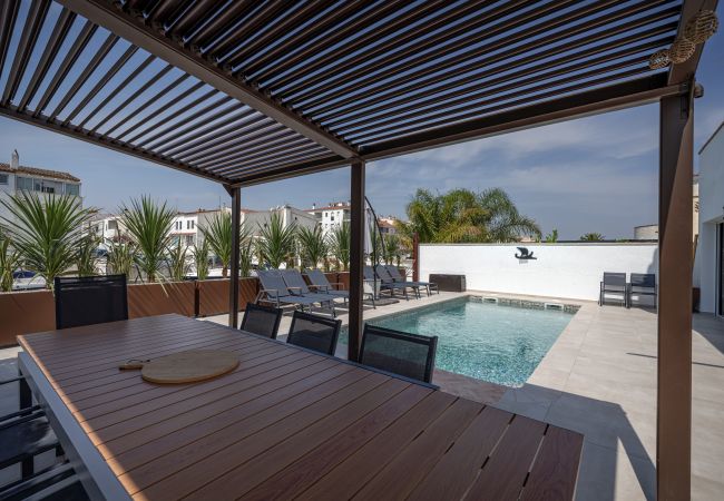 Villa in Empuriabrava - LV37 EBRE 29