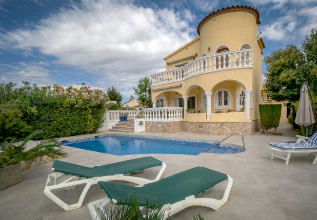 Villa in Empuriabrava - LV10 ALBERES
