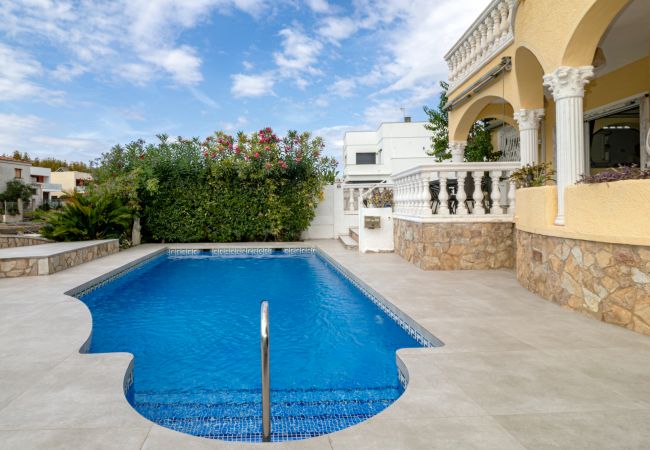 Villa in Empuriabrava - LV10 ALBERES