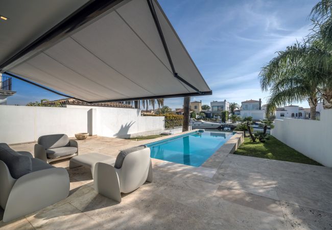 Villa in Empuriabrava - LV14 EBRE 22A