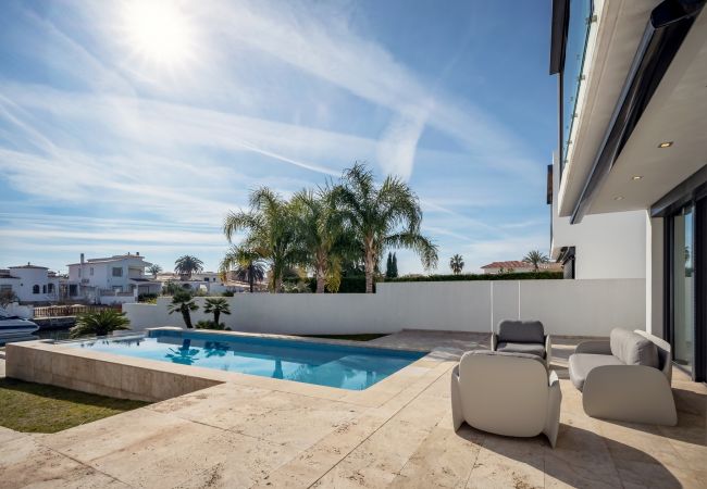 Villa in Empuriabrava - LV14 EBRE 22A