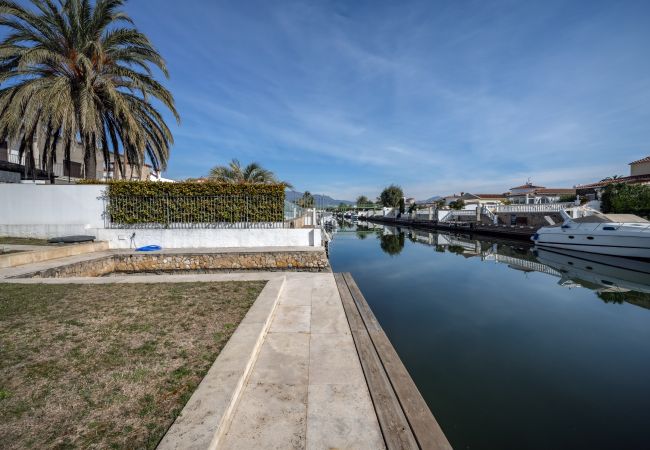 Villa in Empuriabrava - LV14 EBRE 22A