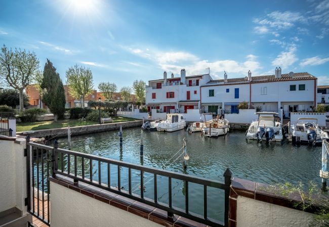 Townhouse in Empuriabrava - lv05 port currica