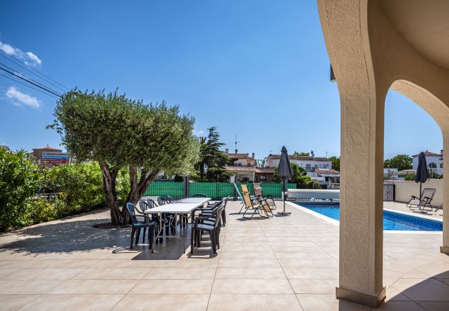 Villa in Empuriabrava - LV38 NOGUERA