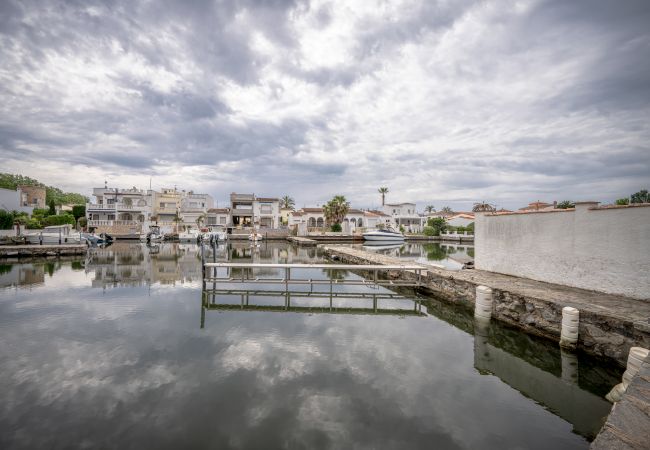 Townhouse in Empuriabrava - LV41 liobregat