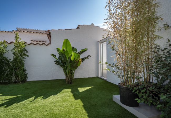 Villa in Empuriabrava - ILH03 MONTSENY