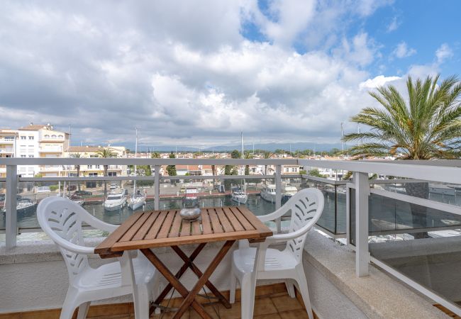 Apartment in Empuriabrava - ILA04