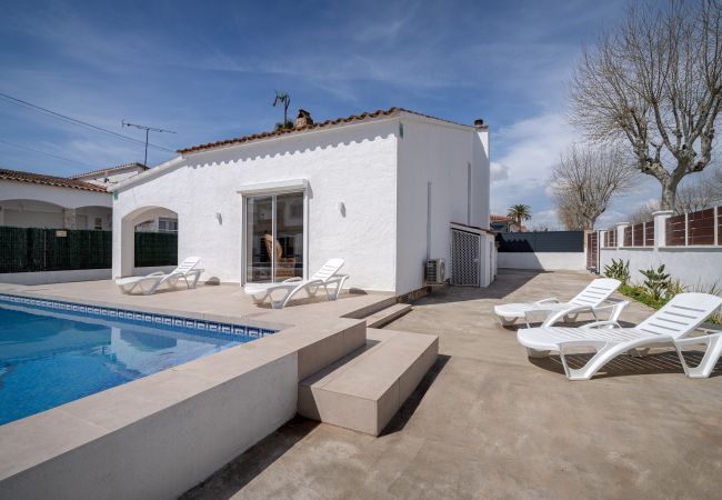 House in Empuriabrava - ILV01 MONGRI