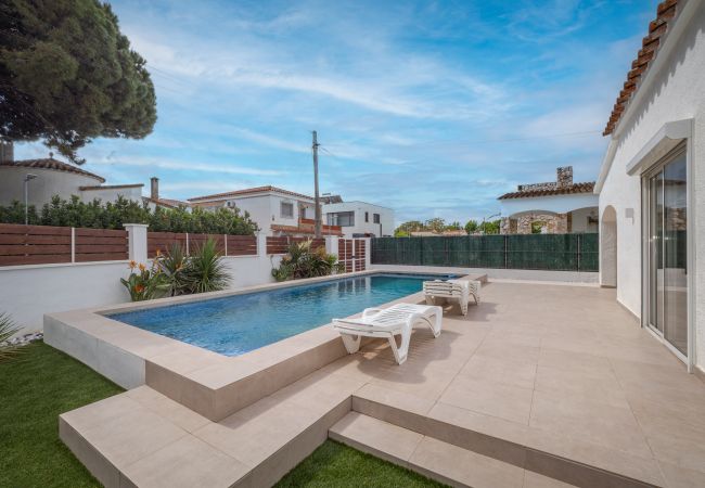 House in Empuriabrava - ILV01 MONTGRI