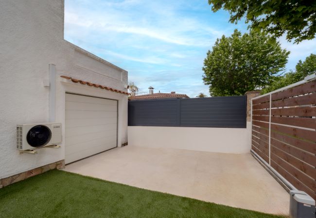 House in Empuriabrava - ILV01 MONTGRI