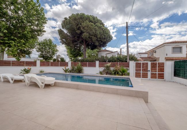 House in Empuriabrava - ILV01 MONTGRI