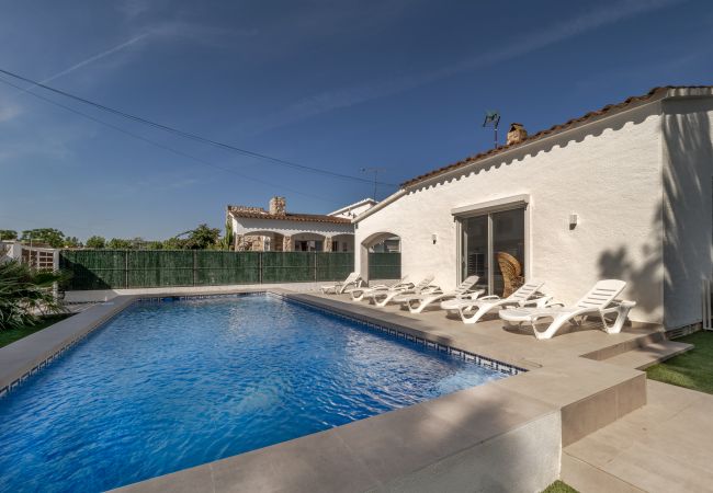 House in Empuriabrava - ILV01 MONTGRI