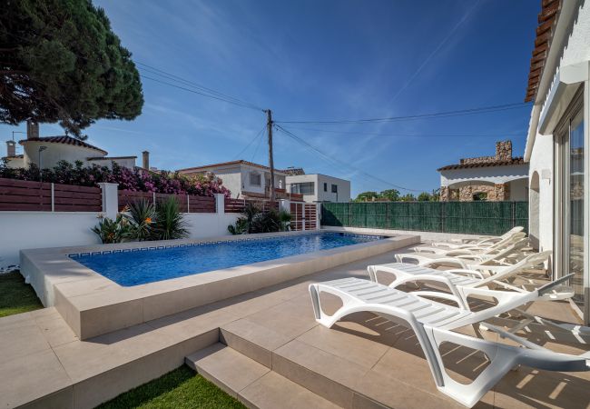 House in Empuriabrava - ILV01 MONTGRI