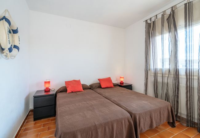 Terraced House in Empuriabrava - LV07 PORT BANYULS