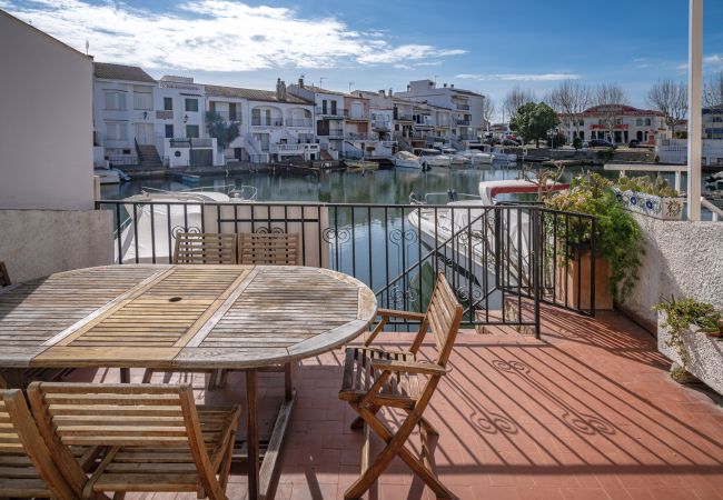 Terraced House in Empuriabrava - LV07 PORT BANYULS