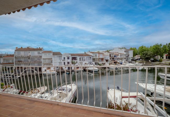 Terraced House in Empuriabrava - LV07 PORT BANYULS