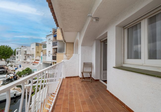 Terraced House in Empuriabrava - LV07 PORT BANYULS