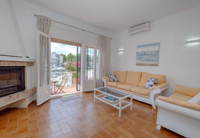 Terraced House in Empuriabrava - LV07 PORT BANYULS