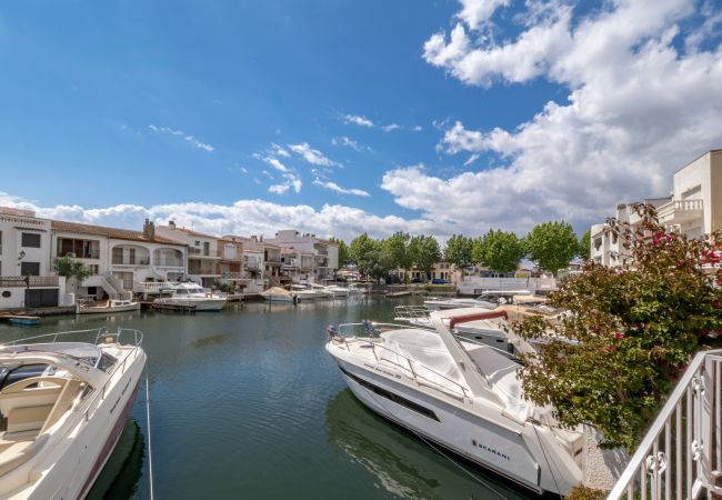 Terraced House in Empuriabrava - LV07 PORT BANYULS