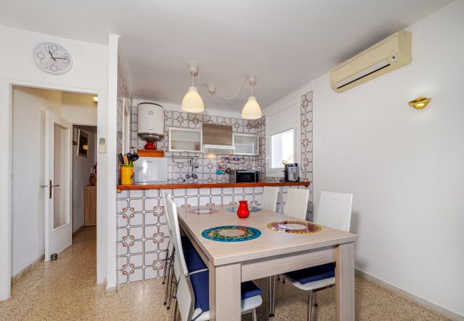 Apartment in Empuriabrava - ILA13 POBLAT TIPIC