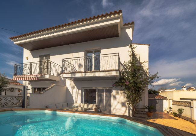 House in Empuriabrava - ILV03 MONTSENY