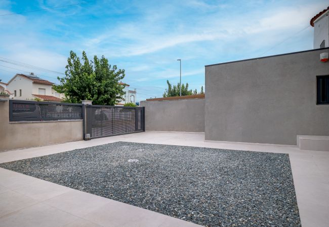 Villa in Empuriabrava - LV21 CAP RAS